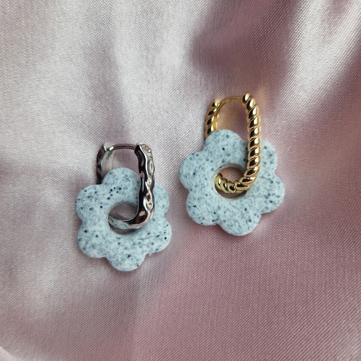 Daisy Charms Granite Clay