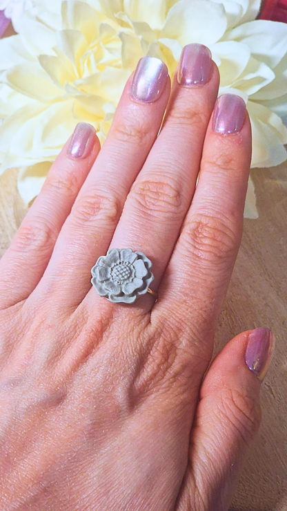 Bloom Ring · Greige (grey/beige)