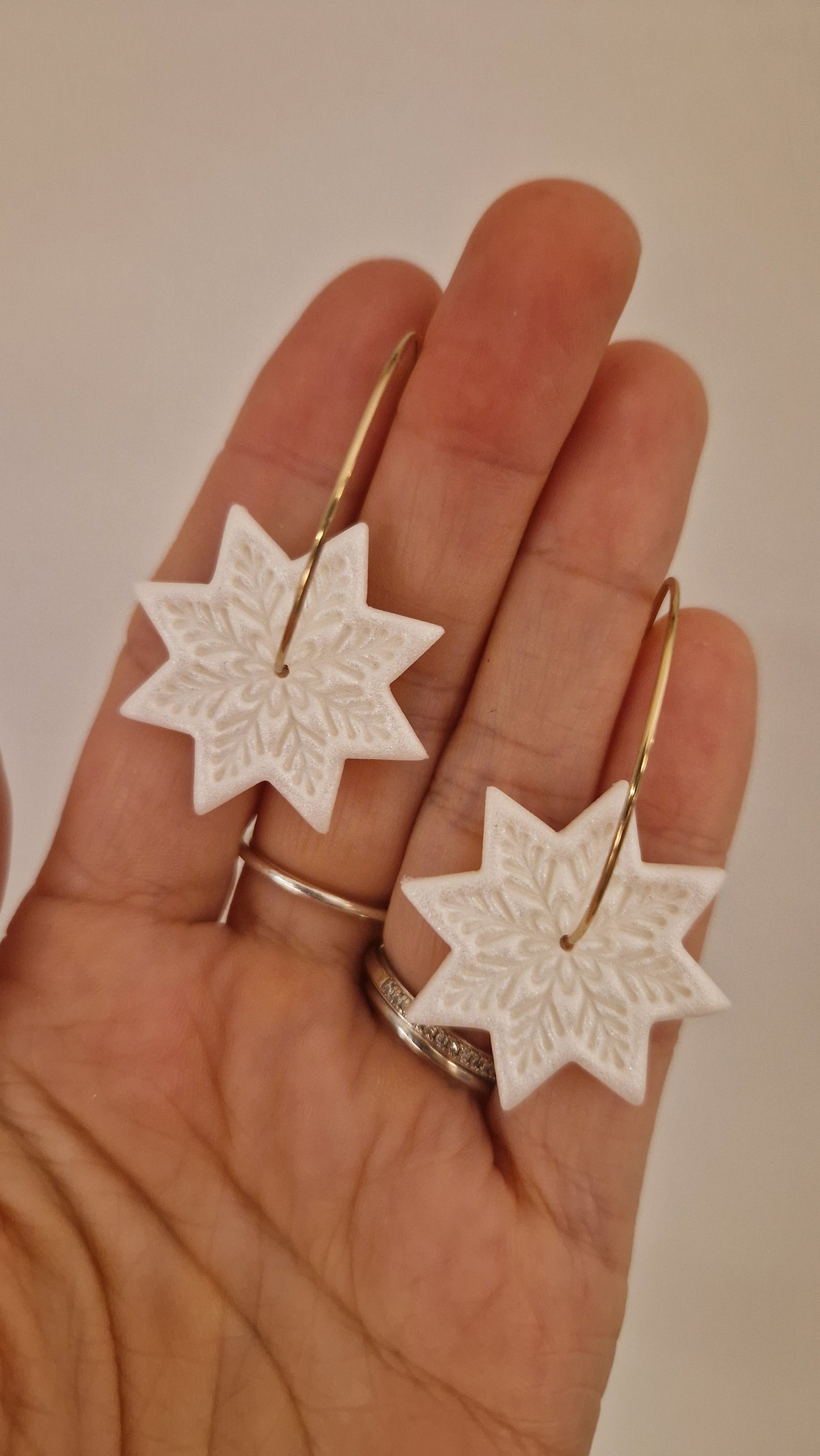 Snowlace Hoops